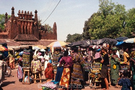 africa;african;africans;ethnic;male;people;person;persons;portrait;tradition;traditional;costume;costumes;traditions-costume;traditional-costumes;culture;cultural;cultures;indigenous;native;stall;stalls;market;markets;cloth;material;cotton;textile;textiles;color;colors;colours;colour;commerce;historic;historical;marche;grand-marche;architecture;architectural;mud;adobe;mali;malian;west-africa;bamako;crowd-;busy;shopping;buying