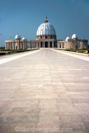 africa;african;west-africa;indigenous;native;sahel;ivory-coast;west-africa;cote-divoire;church;churches;cathedral;cathedrals;basilica;basilicas;yammoussoukro;basilica-of-our-lady-of-peace;architecture;architectural;dome;domes;column;columns;cross;crosses;religion;religious;christian;christianity;pathway;path;walkway