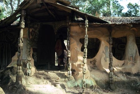 Shrine;Sacred-Forest;Oshogbo;Nigeria;West-Africa;african;nigerian;spirit;spiritual;animist;religion;religious;faith;otherworldly;negro-spiritual;occult;god;gods;worship;yoruba;suzanne-wenger;wenger