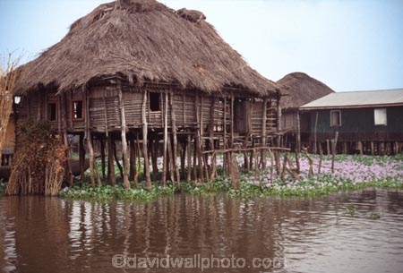 Ganvie;Stilt;Village;Lake-Nokoue;Cotonou;Benin;West-Africa;ganvie;floating-;hut;huts;house;houses;thatched;thatch;roof;rooves;africa;african;african;traditional;traditions;culture;cultural;cultures;tribe;tribes;tribal;indigenous;native;nokoue;abomey-calavi;abomey_calavi;lake;water;lakes