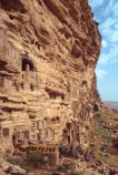 dogon;dogons;cliff;cliffs;bluff;bluffs;dweller;dwellers;tomb;tombs;grave;graves;sahel;escarpments;tradition;traditional;traditions;culture;cultures;cultural;people;peoples;thatch;thatched;roof;rooves;mud-hut;granery;graneries;granery;granaries;straw-roof;grass-rooves;tribal;tribe;african;villages;tellem;mali-;malian;africa;african;sahel;bandiagara;escarpment;irelli;ireli;west-africa;architecture;architectural
