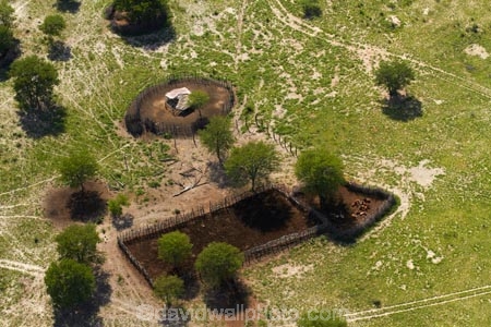 aerial;aerial-image;aerial-images;aerial-photo;aerial-photograph;aerial-photographs;aerial-photography;aerial-photos;aerial-view;aerial-views;aerials;Africa;boma;bomas;Botswana;cattle-pen;cattle-pens;cattle-yard;cattle-yards;corral;corrals;krall;kralls;livestock-enclosure;livestock-enclosures;Southern-Africa
