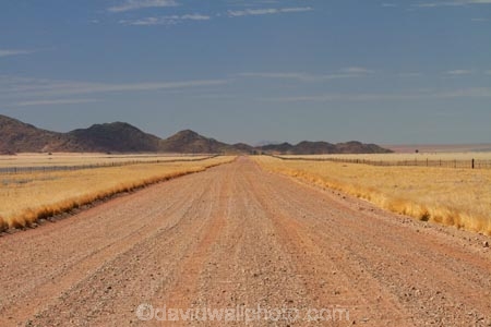 707-road;Africa;D707-road;desert;deserts;dry;gravel-road;gravel-roads;metal-road;metal-roads;metalled-road;metalled-roads;Namib-Desert;Namibia;road;roads;Southern-Africa;Southern-Namiba