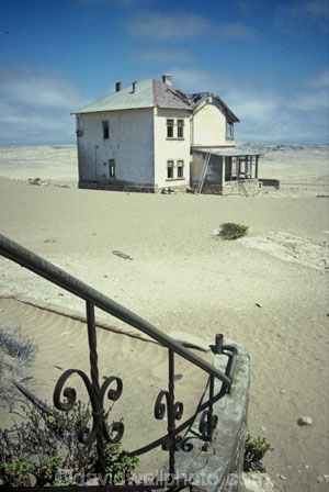 Kolmanskop-Ghost-town;ghost-town;Luderitz;southern-Namibia;Africa;african;abandon;abandoned;Namibia;desert;deserts;deserted;desolate;desolation;destruction;derelict;dereliction;empty;ghost-towns;house;houses;home;homes;namib;neglect;neglected;run_down;rundown;run-down