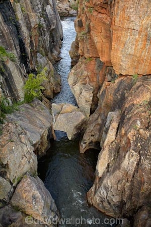 Africa;African;bluff;bluffs;Blyde-River;Blyde-River-Canyon;Blyde-River-Canyon-Nature-Reserve;Bourkes-Luck-Potholes;Bourkes-Luck-Potholes;canyon;canyons;cliff;cliffs;Eastern-Transvaal;eroded;erosion;Moremela;Motlatse-Canyon-Provincial-Nature-Reserve;Mpumalanga;Mpumalanga-province;ravine;ravines;South-Africa;Southern-Africa