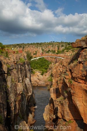 Africa;African;bluff;bluffs;Blyde-River;Blyde-River-Canyon-Nature-Reserve;Bourkes-Luck-Potholes;Bourkes-Luck-Potholes;bridge;bridges;canyon;canyons;cliff;cliffs;Eastern-Transvaal;eroded;erosion;foot-bridge;foot-bridges;footbridge;footbridges;Moremela;Motlatse-Canyon-Provincial-Nature-Reserve;Mpumalanga;Mpumalanga-province;pedestrian-bridge;pedestrian-bridges;people;person;ravine;ravines;South-Africa;Southern-Africa;tourist;tourists