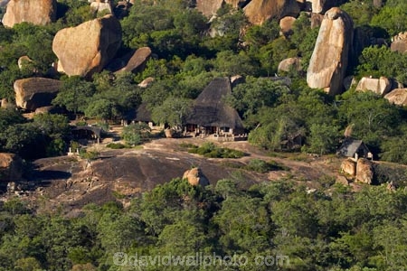 Africa;Big-Cave-Camp;Big-Cave-Lodge;boulder;boulders;camouflage;camouflaged;camp;camps;geological;geology;granite;kopje;kopjes;koppie;koppies;lodge;lodges;Matobo-Hills;Matobo-National-Park;Matopos-Hills;resort;resorts;rock;rock-formation;rock-formations;rock-outcrop;rock-outcrops;rock-tor;rock-torr;rock-torrs;rock-tors;rocks;Southern-Africa;stone;unusual-natural-feature;unusual-natural-features;Zimbabwe