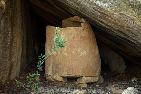 Africa;Big-Cave-Camp;Big-Cave-Lodge;camp;camps;grain-bin;grain-bins;heritage;historic;historical;history;lodge;lodges;Matobo-Hills;Matobo-National-Park;Matopos-Hills;old;resort;resorts;Southern-Africa;tradition;traditional;Zimbabwe