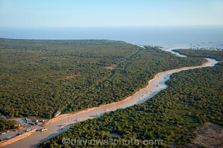 aerial;aerial-image;aerial-images;aerial-photo;aerial-photograph;aerial-photographs;aerial-photography;aerial-photos;aerial-view;aerial-views;aerials;Asia;Cambodia;Cambodian-floating-village;Cambodian-floodplain;Cambodian-village;Chong-Khneas;Chong-Khneas-Floating-Village;Chong-Khnies;Chong-Kneas;Chong-Kneas-Floating-Village;dirty-water;floating-home;floating-homes;floating-house;floating-houses;Floating-Village;Floating-Villages;freshwater-lake;freshwater-lakes;Indochina-Peninsula;Kampuchea;Kingdom-of-Cambodia;lake;lakes;Lower-Mekong-Basin;Mekong-Plain;muddy-water;Siem-Reap;Siem-Reap-Province;Siem-Reap-River;Southeast-Asia;Tonle-Sap;Tonle-Sap-Lake;TonlÃ©-Sap;TonlÃ©-Sap-Lake;UNESCO-Biosphere-Reserve;water