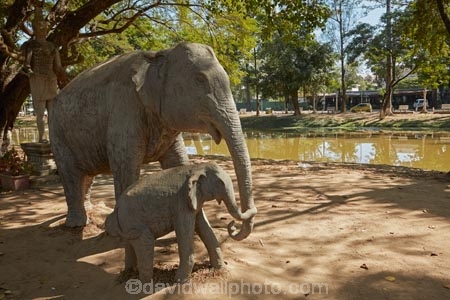 art;art-work;art-works;Asia;Cambodia;elephant;Elephant-statue;Elephant-statues;elephants;Indochina-Peninsula;Kampuchea;Kingdom-of-Cambodia;public-art;public-art-work;public-art-works;public-sculpture;public-sculptures;sculpture;sculptures;Siem-Reap;Siem-Reap-Province;Siem-Reap-River;Southeast-Asia;statue;statues