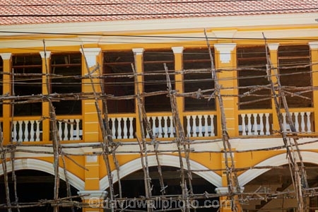 3rd-world-constructions-standards;3rd-world-safety;Asia;building-site;building-sites;Cambodia;construction-site;construction-sites;Indochina-Peninsula;Kampuchea;Kingdom-of-Cambodia;new-building;scaffold;scaffolding;Siem-Reap;Siem-Reap-Province;Southeast-Asia;Third-world-construction-standards