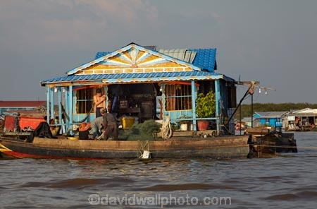 Asia;Cambodia;Cambodian-floating-village;Cambodian-floodplain;Cambodian-village;Chong-Khneas;Chong-Khneas-Floating-Village;Chong-Khnies;Chong-Kneas;Chong-Kneas-Floating-Village;floating-home;floating-homes;floating-house;floating-houses;floating-shop;floating-shops;Floating-Village;Floating-Villages;freshwater-lake;freshwater-lakes;Indochina-Peninsula;Kampuchea;Kingdom-of-Cambodia;lake;lakes;Lower-Mekong-Basin;Mekong-Plain;Siem-Reap;Siem-Reap-Province;Southeast-Asia;Tonle-Sap;Tonle-Sap-Lake;TonlÃ©-Sap;TonlÃ©-Sap-Lake;UNESCO-Biosphere-Reserve