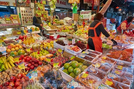 Asia;China;colorful;colour;colourful;commerce;commercial;food;food-market;food-markets;food-stall;food-stalls;fruit;fruit-and-vegetables;fruit-market;fruit-markets;H.K.;HK;Hong-Kong;Hong-Kong-Special-Administrative-Region-of-the-Peoples-Republic;Kowloon;Kowloon-Peninsula;market;market-place;market-stall;market-stalls;market_place;marketplace;marketplaces;markets;Peoples-Republic-of-China;produce;produce-market;produce-markets;retail;retailer;retailers;shop;shopping;shops;stall;stalls;steet-scene;street-scene;street-scenes;Yau-Ma-Tei;Yau-Ma-Tei-Fruit-Market;Yau-Ma-Tei-Wholesale-Fruit-Market