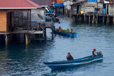 Misool;Raja-Ampat;Indonesia;Asia;Southeast-Asia;South-East-Asia;Western-Indonesia;Yellu;Yellu-Island;Yellu-Village;Yellu-Town;township;Yellu-Port;Port-of-Yellu;Port-of-Yellu;port;ports;wharf;wharves;wharfs;dock;docks;Southwest-Papua;Longboat;longboats;narrow-boat;narrow-boats;boat;boats;motor-boat.-motorboat;motor-boats;motorboats;sampan;Southwest-Papua;Southwest-Papua;West-Papua;Misool-archipelago