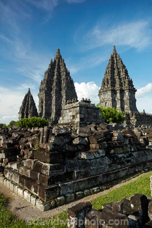Prambanan;Prambanan-Temple;Yogyakarta;Java;Indonesia;Asia;South-East-Asia;Southeast-Asia;Jogja;Jogjakarta;UNESCO-World-Heritage-Site;Hindu;Hindu-temple;Hindu-temples;historic;historical;religious-monuments;religious-site;ruin;ruins;abandon;abandoned;ancient-temple;ancient-temples;temple-ruins;stone;stone-building;stonework;world-heritage-area;world-heritage-site;tower;towers;stone-tower