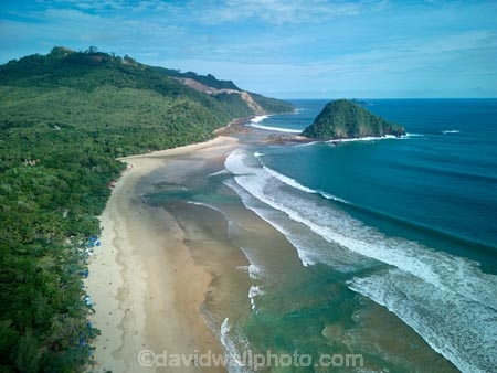 Indonesia;aerial;aerial-photo;aerial-photograph;aerial-photographs;aerial-photography;aerial-photos;aerial-view;aerial-views;aerials;drone-aerial;drone;Java;East-Java;Indonesia;Asia;South-East-Asia;Southeast-Asia;Pulau-Merah;Red-Island-Beach;Red-Island;beach;beaches;coast;coastline;Banyuwangi-Region;Banyuwangi-District;Red-Island-Beach;Pulau-Merah-Beach;Sumberagung