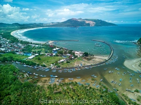 Indonesia;aerial;aerial-photo;aerial-photograph;aerial-photographs;aerial-photography;aerial-photos;aerial-view;aerial-views;aerials;drone-aerial;drone;Java;East-Java;Indonesia;Asia;South-East-Asia;Southeast-Asia;Banyuwangi-Region;Sumberagung;Pancer;Pantai-Lampon;Pancer-Hamlet;Dusun-Pancer;Pantai;Pantai-Pancer;beach;beaches;coast;coastline;Longboat;longboats;narrow-boat;narrow-boats;boat;boats;motor-boat.-motorboat;motor-boats;motorboats;sampan;traditional-fishing-boat;traditional-boat;fishing-boat;breakwater;breakwaters;bulwark;bulwarks;coast;coastal;coastline;coastlines;coasts;groyne;groynes;mole;moles;seawall;seawalls;shore;shoreline;shorelines;shores;harbor;harbors;harbour;harbours;marina;marinas;estuaries;estuary;inlet;inlets;lagoon;lagoons;tidal;river;rivers;Pulau-Merah;gold-mine;curve;s;curve;s