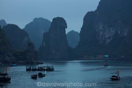 Asia;boat;boats;dusk;evening;fishing-boat;fishing-boats;Ha-Long-Bay;Halong-Bay;karst-landscape;limestone-karsts;limestone-outcrops;monochromatic;monochrome;night;nightfall;North-Vietnam;Northern-Vietnam;Qung-Ninh-Province;Quang-Ninh-Province;South-East-Asia;Southeast-Asia;tourism;UN-world-heritage-area;UN-world-heritage-site;UNESCO-World-Heritage-area;UNESCO-World-Heritage-Site;united-nations-world-heritage-area;united-nations-world-heritage-site;Vnh-H-Long;Vietnam;Vietnamese;world-heritage;world-heritage-area;world-heritage-areas;World-Heritage-Park;World-Heritage-site;World-Heritage-Sites