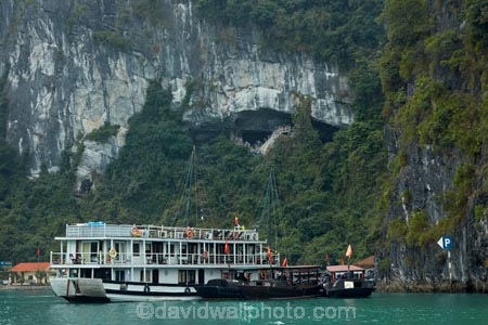 Asia;boat;boats;cruise-boat;cruise-boats;cruising;dock;docks;Ha-Long-Bay;Halong-Bay;jetties;jetty;karst-landscape;limestone-karsts;North-Vietnam;Northern-Vietnam;pier;piers;Qung-Ninh-Province;Quang-Ninh-Province;quay;quays;South-East-Asia;Southeast-Asia;tour-boat;tour-boats;tourism;tourist;tourist-boat;tourist-boats;tourists;travel-destination;UN-world-heritage-area;UN-world-heritage-site;UNESCO-World-Heritage-area;UNESCO-World-Heritage-Site;united-nations-world-heritage-area;united-nations-world-heritage-site;Vnh-H-Long;Vietnam;Vietnamese;waterside;wharf;wharfes;wharves;world-heritage;world-heritage-area;world-heritage-areas;World-Heritage-Park;World-Heritage-site;World-Heritage-Sites