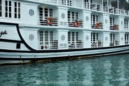 Asia;Bhaja-Cruise-Boat;Bhaja-Luxury-Cruise-Boat;boat;boats;cruise-boat;cruise-boats;cruising;Ha-Long-Bay;Halong-Bay;North-Vietnam;Northern-Vietnam;Qung-Ninh-Province;Quang-Ninh-Province;South-East-Asia;Southeast-Asia;tour-boat;tour-boats;tourism;tourist;tourist-boat;tourist-boats;tourists;travel-destination;UN-world-heritage-area;UN-world-heritage-site;UNESCO-World-Heritage-area;UNESCO-World-Heritage-Site;united-nations-world-heritage-area;united-nations-world-heritage-site;Vnh-H-Long;Vietnam;Vietnamese;world-heritage;world-heritage-area;world-heritage-areas;World-Heritage-Park;World-Heritage-site;World-Heritage-Sites