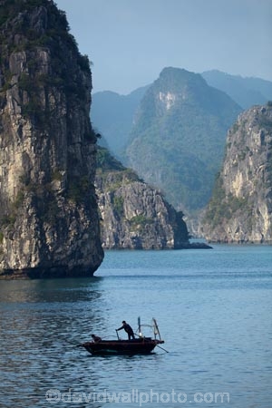 Asia;boat;boats;fishing-boat;fishing-boats;Ha-Long-Bay;Halong-Bay;karst-landscape;limestone-karsts;North-Vietnam;Northern-Vietnam;Qung-Ninh-Province;Quang-Ninh-Province;South-East-Asia;Southeast-Asia;tourism;UN-world-heritage-area;UN-world-heritage-site;UNESCO-World-Heritage-area;UNESCO-World-Heritage-Site;united-nations-world-heritage-area;united-nations-world-heritage-site;Vnh-H-Long;Vietnam;Vietnamese;world-heritage;world-heritage-area;world-heritage-areas;World-Heritage-Park;World-Heritage-site;World-Heritage-Sites