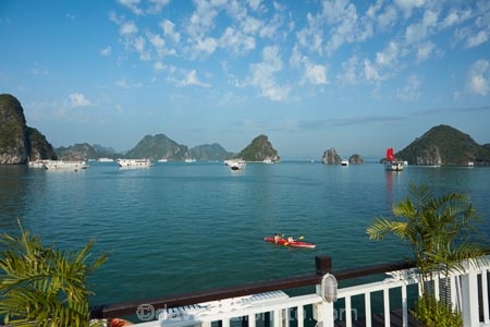 adventure;adventure-tourism;Asia;boat;boats;canoe;canoeing;canoes;cruise-boat;cruise-boats;cruises;Ha-Long-Bay;Halong-Bay;karst-landscape;kayak;kayaker;kayakers;kayaking;kayaks;limestone-karsts;North-Vietnam;Northern-Vietnam;paddle;paddler;paddlers;paddling;people;person;Qung-Ninh-Province;Quang-Ninh-Province;sea-kayak;sea-kayaker;sea-kayakers;sea-kayaking;sea-kayaks;South-East-Asia;Southeast-Asia;tour-boat;tour-boats;tourism;tourist;tourist-boat;tourist-boats;tourists;UN-world-heritage-area;UN-world-heritage-site;UNESCO-World-Heritage-area;UNESCO-World-Heritage-Site;united-nations-world-heritage-area;united-nations-world-heritage-site;Vnh-H-Long;vacation;vacations;Vietnam;Vietnamese;water;world-heritage;world-heritage-area;world-heritage-areas;World-Heritage-Park;World-Heritage-site;World-Heritage-Sites