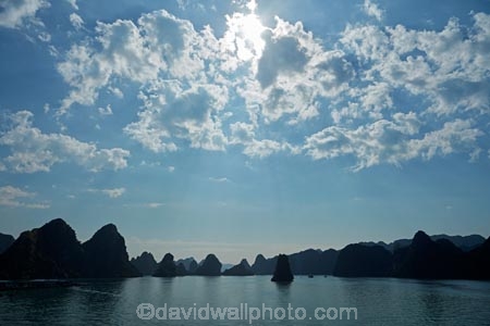 Asia;blue-sky;cloud;clouds;Ha-Long-Bay;Halong-Bay;karst-landscape;limestone-karsts;North-Vietnam;Northern-Vietnam;Qung-Ninh-Province;Quang-Ninh-Province;skies;sky;South-East-Asia;Southeast-Asia;sun;tourism;UN-world-heritage-area;UN-world-heritage-site;UNESCO-World-Heritage-area;UNESCO-World-Heritage-Site;united-nations-world-heritage-area;united-nations-world-heritage-site;Vnh-H-Long;Vietnam;Vietnamese;world-heritage;world-heritage-area;world-heritage-areas;World-Heritage-Park;World-Heritage-site;World-Heritage-Sites