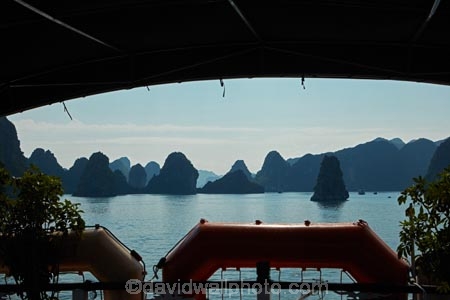 Asia;boat;boats;cruise-boat;cruise-boats;cruising;Ha-Long-Bay;Halong-Bay;karst-landscape;limestone-karsts;North-Vietnam;Northern-Vietnam;Qung-Ninh-Province;Quang-Ninh-Province;South-East-Asia;Southeast-Asia;tour-boat;tour-boats;tourism;tourist;tourist-boat;tourist-boats;tourists;travel-destination;UN-world-heritage-area;UN-world-heritage-site;UNESCO-World-Heritage-area;UNESCO-World-Heritage-Site;united-nations-world-heritage-area;united-nations-world-heritage-site;Vnh-H-Long;Vietnam;Vietnamese;world-heritage;world-heritage-area;world-heritage-areas;World-Heritage-Park;World-Heritage-site;World-Heritage-Sites