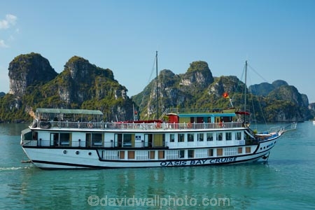 Asia;boat;boats;cruise-boat;cruise-boats;cruising;Ha-Long-Bay;Halong-Bay;karst-landscape;limestone-karsts;North-Vietnam;Northern-Vietnam;Oasis-Bay-Cruise-Boat;Oasis-Bay-Cruises;Qung-Ninh-Province;Quang-Ninh-Province;South-East-Asia;Southeast-Asia;tour-boat;tour-boats;tourism;tourist;tourist-boat;tourist-boats;tourists;travel-destination;UN-world-heritage-area;UN-world-heritage-site;UNESCO-World-Heritage-area;UNESCO-World-Heritage-Site;united-nations-world-heritage-area;united-nations-world-heritage-site;Vnh-H-Long;Vietnam;Vietnamese;world-heritage;world-heritage-area;world-heritage-areas;World-Heritage-Park;World-Heritage-site;World-Heritage-Sites