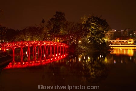 Asia;Asian;bridge;bridges;Cu-ThÃª-HÃºc;calm;Cau-The-Huc;dark;dusk;evening;foot-bridge;foot-bridges;footbridge;footbridges;H-Guom;H-HoÃ n-Kim;Hanoi;Hoan-Kiem-Lake;Jade-Island;lake;Lake-of-the-Restored-Sword;Lake-of-the-Returned-Sword;lakes;light;lighting;lights;Ngoc-Son-Temple;night;night-time;night_time;pedestrian-bridge;pedestrian-bridges;placid;quiet;Red-Bridge;reflected;reflection;reflections;serene;smooth;South-East-Asia;Southeast-Asia;still;Sword-Lake;Temple-of-the-Jade-Mountain;The-Huc-Bridge;tranquil;twilight;Vietnam;Vietnamese;water;wooden-bridge;wooden-bridges