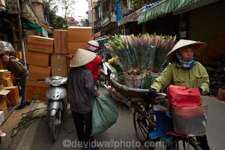 Asia;Asian;bike;bikes;conical-hat;flower;flower-seller;flower-vendor;flowers;Hanoi;Hanoi-Old-Quarter;hat;heavy-load;motorbike;motorbikes;motorcycle;motorcycles;motorscooter;motorscooters;Nom-la;Old-Quarter;overload;overloaded;people;person;scooter;scooters;South-East-Asia;Southeast-Asia;step_through;step_throughs;street;street-scene;street-scenes;streets;vendors;Vietnam;Vietnamese;Vietnamese-hats