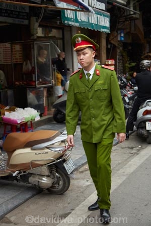 Asia;Asian;Hanoi;polce-officer;officers;Old-Quarter;South-East-Asia;Southeast-Asia;street;street-scene;street-scenes;streets;uniform;uniforms;Vietnam;Vietnamese;police;policeman;policemen