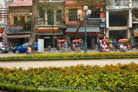 Asia;Asian;cycle-rickshaw;cycle-rickshaws;flower;flower-garden;flowers;Hanoi;Old-Quarter;peddle-rickshaw;peddle-rickshaws;people;person;rickshaws;shops;South-East-Asia;Southeast-Asia;street;street-scene;street-scenes;streets;three_wheeler;three_wheelers;tuk-tuk;tuk-tuks;tuk_tuk;tuk_tuks;tuktuk;tuktuks;Vietnam;Vietnamese
