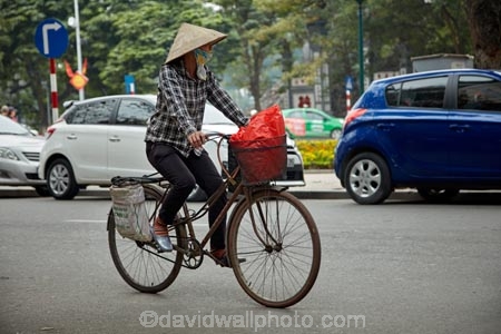 Asia;Asian;Asian-conical-hat;Asian-conical-hats;bicycle;bicycles;bike;bikes;conical-hat;conical-hats;cycle;cycler;cyclers;cycles;cyclist;cyclists;female;Hanoi;leaf-hat;leaf-hats;non-la;nÃ³n-lÃ¡;Old-Quarter;palm_leaf-conical-hat;push-bike;push-bikes;push_bike;push_bikes;pushbike;pushbikes;South-East-Asia;Southeast-Asia;street;street-scene;street-scenes;streets;Vietnam;Vietnamese;Vietnamese-conical-hat;Vietnamese-conical-hats;Vietnamese-hat;Vietnamese-hats;Vietnamese-symbol;woman;women