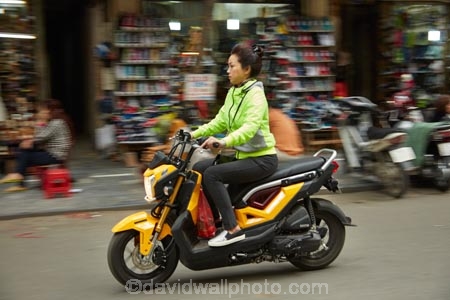 Asia;Asian;bike;bikes;female;Hanoi;Hanoi-Old-Quarter;motorbike;motorbikes;motorcycle;motorcycles;motorscooter;motorscooters;Old-Quarter;people;person;scooter;scooters;South-East-Asia;Southeast-Asia;step_through;step_throughs;street;street-scene;street-scenes;streets;Vietnam;Vietnamese;woman;women