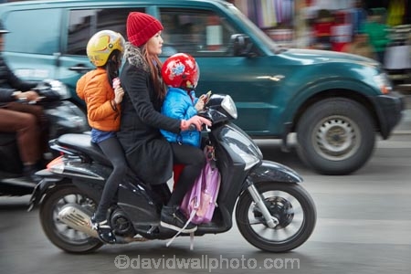 Asia;Asian;bike;bikes;child;children;doubling;families;family;female;Hanoi;Hanoi-Old-Quarter;mother;mothers;motorbike;motorbikes;motorcycle;motorcycles;motorscooter;motorscooters;Old-Quarter;people;person;scooter;scooters;South-East-Asia;Southeast-Asia;step_through;step_throughs;street;street-scene;street-scenes;streets;Vietnam;Vietnamese;woman;women