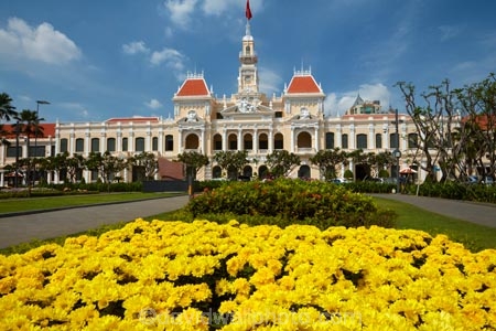 Asia;Asian;building;buildings;cities;city;District-1;District-One;floral;flower;flower-bed;flower-beds;flower-garden;flower-gardens;flowerbed;flowerbeds;flowers;H.C.M.-City;H-Chí-Minh;HCM;HCM-City;heritage;historic;historic-building;historic-buildings;historical;historical-building;historical-buildings;history;Ho-Chi-Minh;Ho-Chi-Minh-City;Ho-Chi-Minh-City-Hall;Ho-Chi-Minh-City-Peoples-Committee-Head-office;Hotel-de-Ville;Hotel-de-Ville-de-Saigon;Hôtel-de-Ville;Hôtel-de-Ville-de-Saïgon;old;Peoples-Committee-Building;Peoples-Committee-Headquarters;Peoples-Committee-HQ;Saigon;Saigon-City-Hall;South-East-Asia;Southeast-Asia;tradition;traditional;Vietnam;Vietnamese;yellow;yellow-flowers