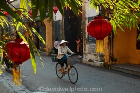 Asia;Asian;Asian-conical-hat;Asian-conical-hats;bicycle;bicycles;bike;bikes;Central-Sea-region;conical-hat;conical-hats;cycle;cycles;Hi-An;Hoi-An;Hoi-An-Old-Town;Hoian;Indochina;lantern;lanterns;leaf-hat;leaf-hats;non-la;nÃ³n-lÃ¡;old-town;palm_leaf-conical-hat;people;person;push-bike;push-bikes;push_bike;push_bikes;pushbike;pushbikes;South-East-Asia;Southeast-Asia;street;street-scene;street-scenes;streets;UN-world-heritage-area;UN-world-heritage-site;UNESCO-World-Heritage-area;UNESCO-World-Heritage-Site;united-nations-world-heritage-area;united-nations-world-heritage-site;Vietnam;Vietnamese;Vietnamese-conical-hat;Vietnamese-conical-hats;Vietnamese-hat;Vietnamese-hats;Vietnamese-symbol;world-heritage;world-heritage-area;world-heritage-areas;World-Heritage-Park;World-Heritage-site;World-Heritage-Sites