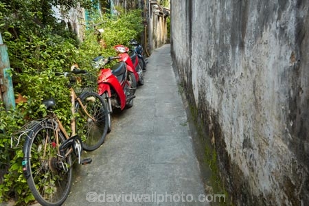 alley;alleys;alleyway;alleyways;Asia;back-street;back-streets;backstreet;backstreets;Central-Sea-region;cycle;cycles;Hi-An;Hoi-An;Hoi-An-Old-Town;Hoian;Indochina;lane;lanes;laneway;laneways;motorbike;motorbikes;old-town;South-East-Asia;Southeast-Asia;street;street-scene;street-scenes;streets;UN-world-heritage-area;UN-world-heritage-site;UNESCO-World-Heritage-area;UNESCO-World-Heritage-Site;united-nations-world-heritage-area;united-nations-world-heritage-site;Vietnam;Vietnamese;world-heritage;world-heritage-area;world-heritage-areas;World-Heritage-Park;World-Heritage-site;World-Heritage-Sites