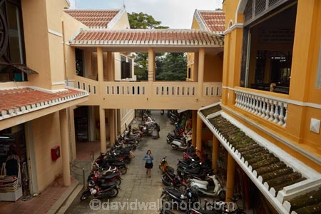 Asia;Asian;bike;bikes;Central-Market;Central-Sea-region;Hi-An;Hoi-An;Hoi-An-Central-Market;Hoi-An-Market;Hoi-An-Old-Town;Hoian;Indochina;market;markets;motorbike;motorbikes;motorcycle;motorcycles;old-town;people;person;South-East-Asia;Southeast-Asia;street;street-scene;street-scenes;streets;UN-world-heritage-area;UN-world-heritage-site;UNESCO-World-Heritage-area;UNESCO-World-Heritage-Site;united-nations-world-heritage-area;united-nations-world-heritage-site;Vietnam;Vietnamese;world-heritage;world-heritage-area;world-heritage-areas;World-Heritage-Park;World-Heritage-site;World-Heritage-Sites