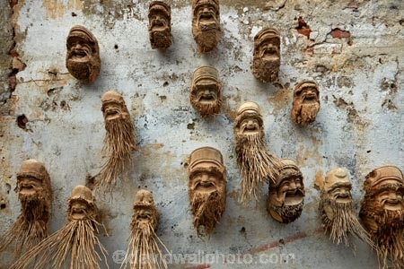 Asia;carving;carvings;Central-Sea-region;coconut-palms;face;faces;Hi-An;handcraft;handcrafts;handicraft;handicrafts;Hoi-An;Hoi-An-Old-Town;Hoian;Indochina;old-town;South-East-Asia;Southeast-Asia;souvenir;souvenirs;UN-world-heritage-area;UN-world-heritage-site;UNESCO-World-Heritage-area;UNESCO-World-Heritage-Site;united-nations-world-heritage-area;united-nations-world-heritage-site;Vietnam;Vietnamese;world-heritage;world-heritage-area;world-heritage-areas;World-Heritage-Park;World-Heritage-site;World-Heritage-Sites