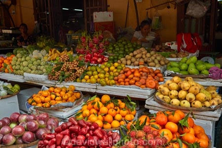 Asia;Central-Market;Central-Sea-region;citrus-fruit;colorful;colour;colourful;commerce;commercial;farmer;farmer-market;farmer-markets;farmers-market;farmers-markets;farmers;farmers-market;farmers-markets;food;food-market;food-markets;food-stall;food-stalls;fruit;fruit-and-vegetables;fruit-market;fruit-markets;fruit-stall;fruit-stalls;fruit-stand;Hi-An;Hoi-An;Hoi-An-Central-Market;Hoi-An-Market;Hoi-An-Old-Town;Hoian;Indochina;market;market-place;market-stall;market-stalls;market_place;marketplace;marketplaces;markets;old-town;orange;oranges;produce;produce-market;produce-markets;produce-pmarket;product;products;retail;retailer;retailers;shop;shopping;shops;South-East-Asia;Southeast-Asia;stall;stalls;steet-scene;street-scene;street-scenes;tropical-fruit;UN-world-heritage-area;UN-world-heritage-site;UNESCO-World-Heritage-area;UNESCO-World-Heritage-Site;united-nations-world-heritage-area;united-nations-world-heritage-site;Vietnam;Vietnamese;world-heritage;world-heritage-area;world-heritage-areas;World-Heritage-Park;World-Heritage-site;World-Heritage-Sites