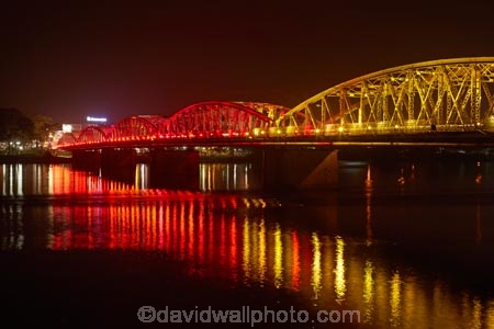 bridge;bridges;calm;dark;dusk;evening;Hu;Hue;Huong-Giang;infrastructure;light;lighting;lights;night;night-time;night_time;North-Central-Coast;Perfume-River;placid;quiet;reflected;reflection;reflections;river;rivers;road-bridge;road-bridges;serene;smooth;Song-Huong;still;Sông-Huong;Tha-Thiên_Hu-Province;Thua-Thien_Hue-Province;traffic-bridge;traffic-bridges;Trang-Tien-Bridge;tranquil;transport;twilight;Vietnam;Vietnamese;water;Asia