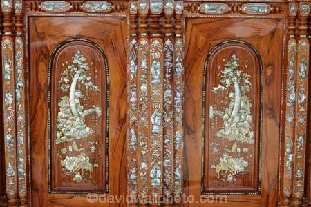 Asia;Asian;craft;furniture;handcraft;handcrafts;handicraft;handicrafts;handmade;inlaid-mother-of-pearl;inlaid-mother-of-pearl-furniture;marquetry;Mekong-Delta;mother-of-pearl;mother-of-pearl-inlay;nacre;South-East-Asia;Southeast-Asia;Tien-Giang;Tien-Giang-Province;Vietnam;Vietnamese
