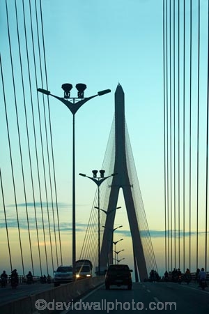 Asia;Asian;Bassac-River;bridge;bridges;Cn-Tho-Bridge;Cu-Cn-Tho;cable_stayed-bridge;Can-Tho-Bridge;Hu-Bassac-River;Hau-River;infrastructure;Mekong-Delta;Mekong-Delta-Region;road-bridge;road-bridges;South-East-Asia;Southeast-Asia;suspension-bridge;suspension-bridges;Tonle-Bassac;traffic-bridge;traffic-bridges;transport;Vietnam;Vietnamese