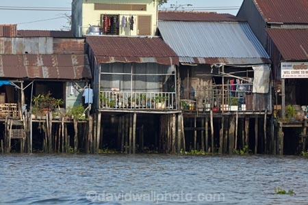 Asia;Asian;boat-market;Cn-Tho;Cai-Rang;Cai-Rang-floating-market;calm;Can-Tho;Can-Tho-City;Can-Tho-River;corrugated-iron;corrugated-steel;CÃ¡i-Rang;CÃ¡i-Rang-Floating-Market;floating-market;floating-markets;market;markets;Mekong-Delta;Mekong-Delta-Region;Mekong-River;shanties;shanty;South-East-Asia;Southeast-Asia;stilt;stilt-house;stilt-houses;stilts;Vietnam;Vietnamese;water-market
