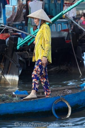 Asia;Asian;Asian-conical-hat;Asian-conical-hats;boat;boat-market;boats;Cn-Tho;Cai-Rang;Cai-Rang-floating-market;calm;Can-Tho;Can-Tho-City;Can-Tho-River;conical-hat;conical-hats;CÃ¡i-Rang;CÃ¡i-Rang-Floating-Market;female;females;floating-market;floating-markets;leaf-hat;leaf-hats;market;markets;Mekong-Delta;Mekong-Delta-Region;Mekong-River;non-la;nÃ³n-lÃ¡;palm_leaf-conical-hat;people;person;South-East-Asia;Southeast-Asia;Vietnam;Vietnamese;Vietnamese-conical-hat;Vietnamese-conical-hats;Vietnamese-hat;Vietnamese-hats;Vietnamese-symbol;water-market;woman;women;wooden-boat;wooden-boats