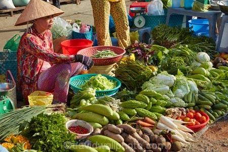 Asia;Asian;Asian-conical-hat;Asian-conical-hats;Cn-Tho;Can-Tho;Cho-An-Binh;Cho-An-Binh-Market;colorful;colour;colourful;commerce;commercial;conical-hat;conical-hats;farmer-market;farmer-markets;farmers-market;farmers-markets;farmers-market;farmers-markets;food;food-market;food-markets;food-stall;food-stalls;fresh-produce;fruit;fruit-and-vegetables;fruit-market;fruit-markets;leaf-hat;leaf-hats;market;market-day;market-days;market-place;market_place;marketplace;markets;Mekong-Delta;Mekong-Delta-Region;non-la;nÃ³n-lÃ¡;palm_leaf-conical-hat;people;person;produce;produce-market;produce-markets;product;products;retail;retailer;retailers;South-East-Asia;Southeast-Asia;stall;stalls;steet-scene;street-scenes;vegetables;Vietnam;Vietnamese;Vietnamese-conical-hat;Vietnamese-conical-hats;Vietnamese-hat;Vietnamese-hats;Vietnamese-symbol