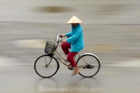 Asia;Asian-conical-hat;Asian-conical-hats;bicycle;bicycles;bike;bikes;blur;blurred;blurry;conical-hat;conical-hats;cycle;cycler;cyclers;cycles;cyclist;cyclists;female;females;leaf-hat;leaf-hats;Ninh-Binh;Ninh-BÃ¬nh-province;Ninh-Hai;non-la;Northern-Vietnam;nÃ³n-lÃ¡;palm_leaf-conical-hat;people;person;push-bike;push-bikes;push_bike;push_bikes;pushbike;pushbikes;rain;raining;rainy;South-East-Asia;Southeast-Asia;speed-blur;street;street-scene;street-scenes;streets;Van-Lam-Village;Vietnam;Vietnamese;Vietnamese-conical-hat;Vietnamese-conical-hats;Vietnamese-hat;Vietnamese-hats;Vietnamese-symbol;women