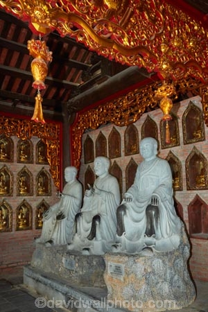 alabaster;Arhat;Arhats;Asia;Bai-Dinh-Buddist-Temple;Bai-Dinh-Mountain;Bai-Dinh-Temple;Bai-Dinh-Temple-Spiritual-and-Cultural-Complex;Buddhist-Temple;Buddhist-Temples;Buddism;Buddist;Chua-Bai-Dinh;cloister;cloisters;corridor;corridors;Gai-Vien-District;gold;hall;halls;marble;Ninh-Binh;Ninh-Binh-Province;Ninh-BÃ¬nh-province;Northern-Vietnam;place-of-worship;places-of-worship;religion;religions;religious;South-East-Asia;Southeast-Asia;statue;statues;stone;stone-statues;temple;temples;Vietnam;Vietnamese